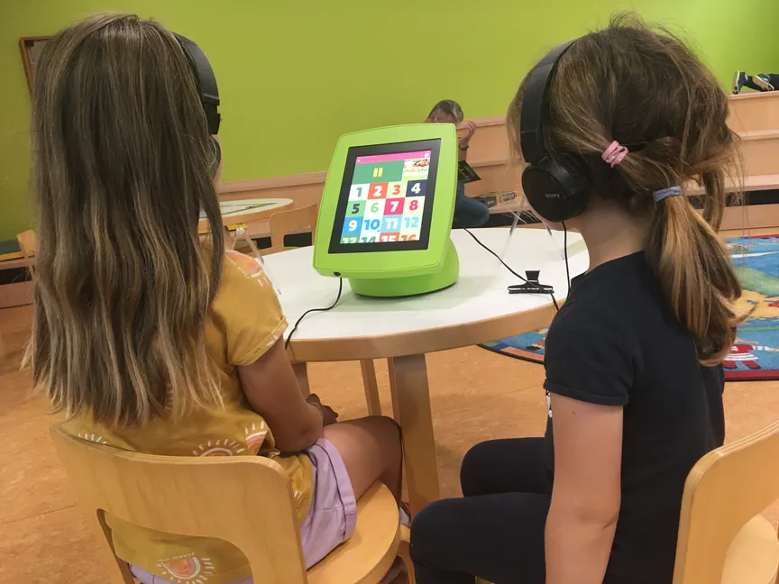Un coin d’écoute munki à la bibliothèque de Crest