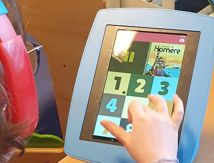 Un coin d’écoute munki à la bibliothèque de Massy