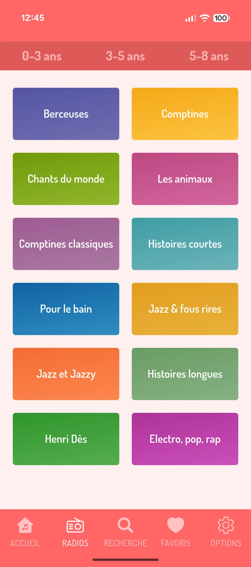 Les radios de l’appli munki, par âge et par thème, sur un téléphone